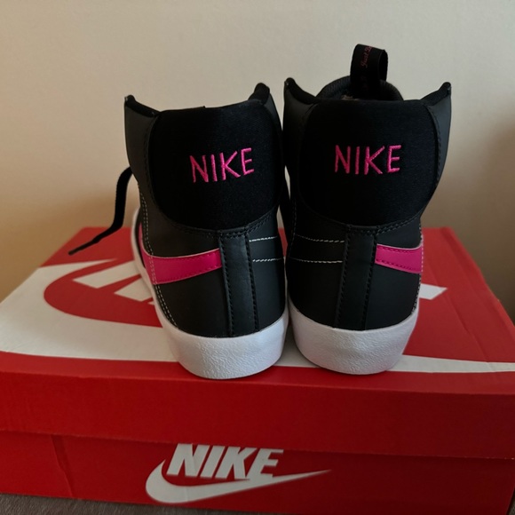 (GS) Nike Blazer Mid 77 SE DH8640-001 Size 6Y - Picture 4 of 5